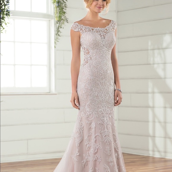 Essense of Australia wedding dress - Picture 2 of 7